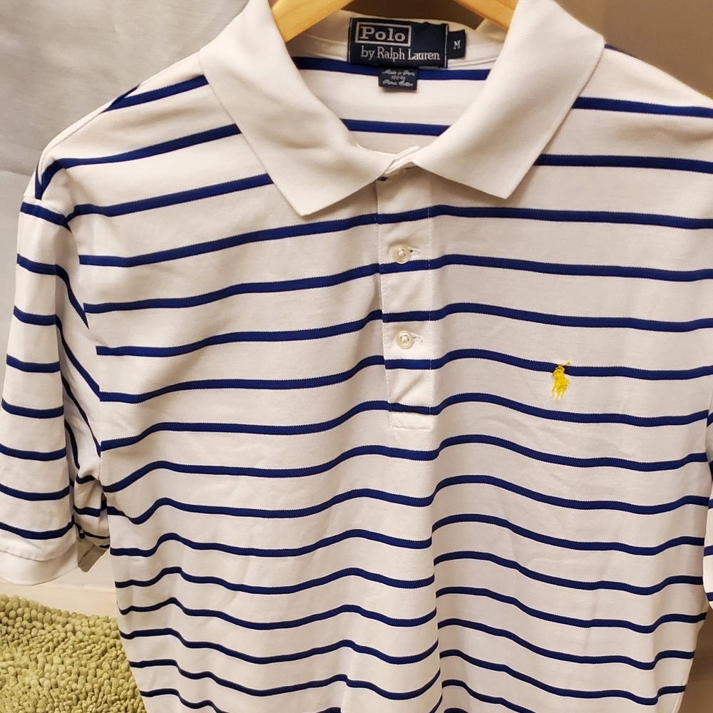 Polo short sleeved 3-button shirt